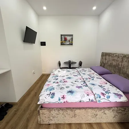 Vila 21 At Blloku Area Tirana Exterior photo