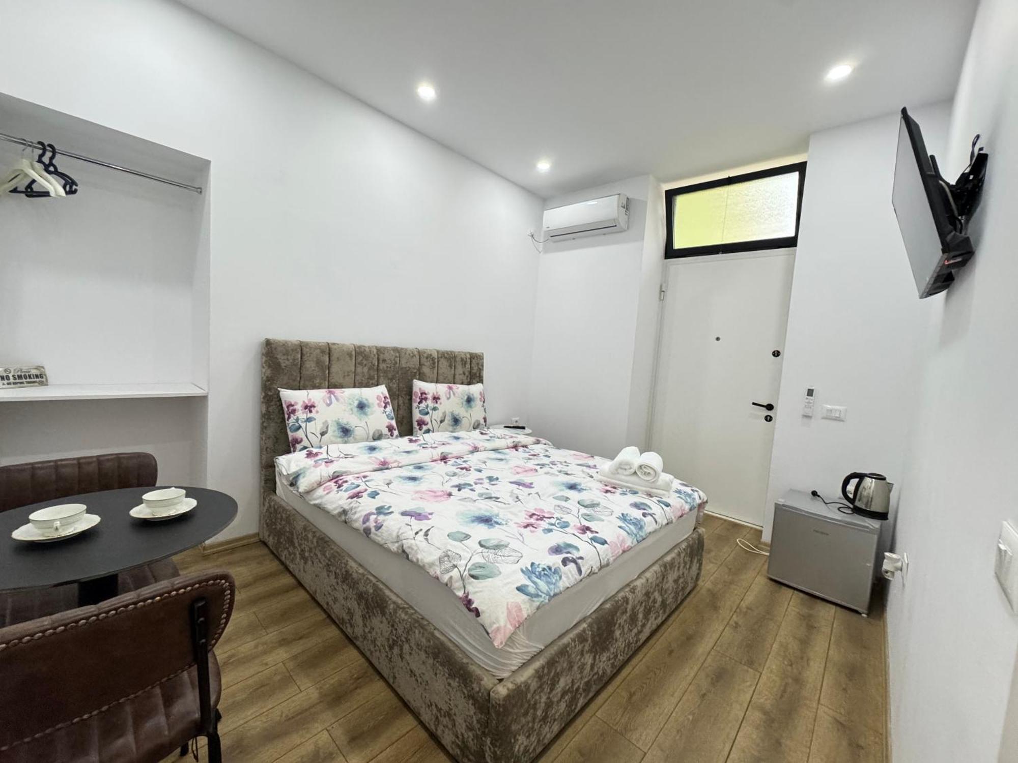 Guest house 21 At Blloku Area Tirana