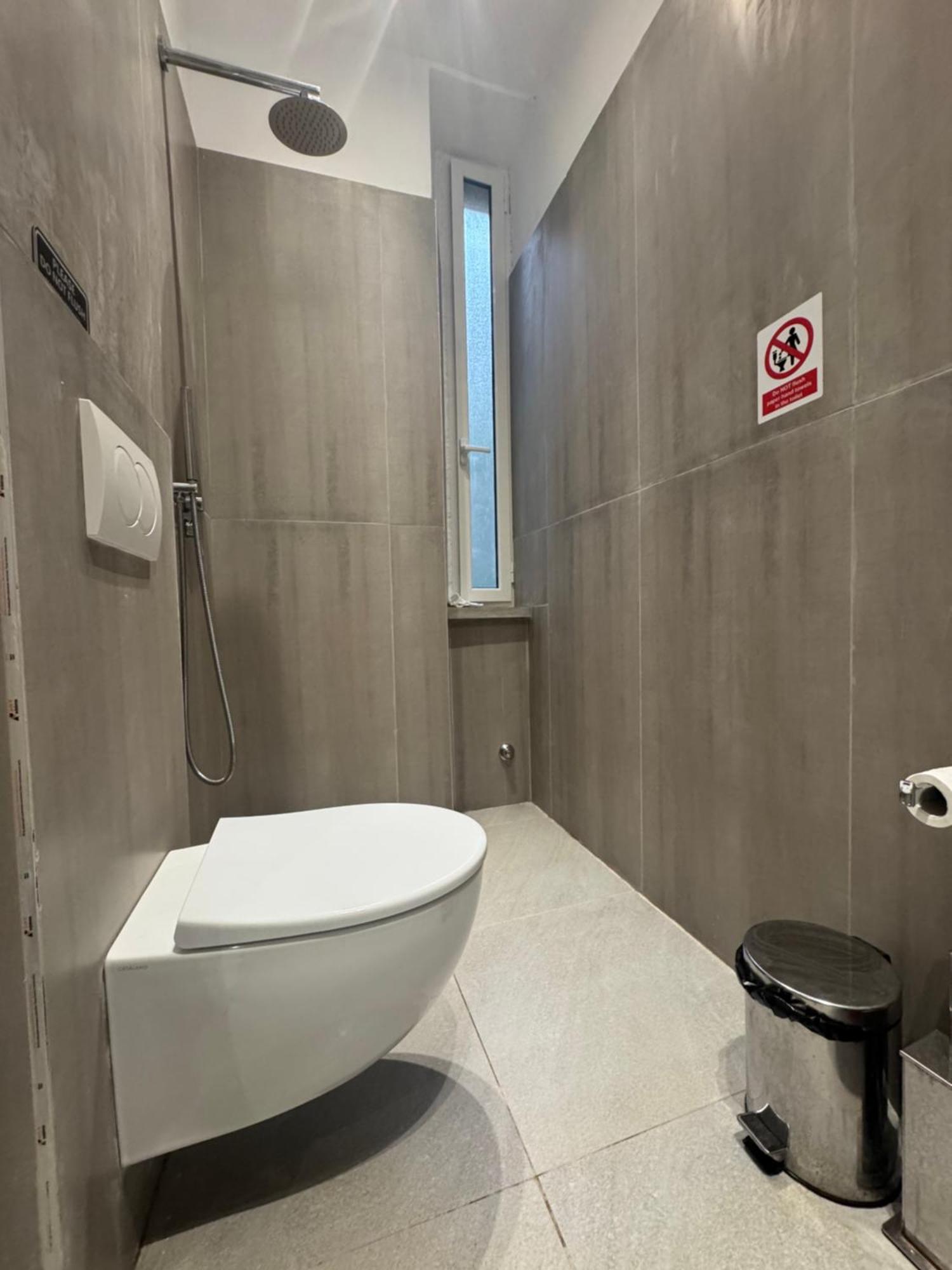 21 At Blloku Area Guest house Tirana