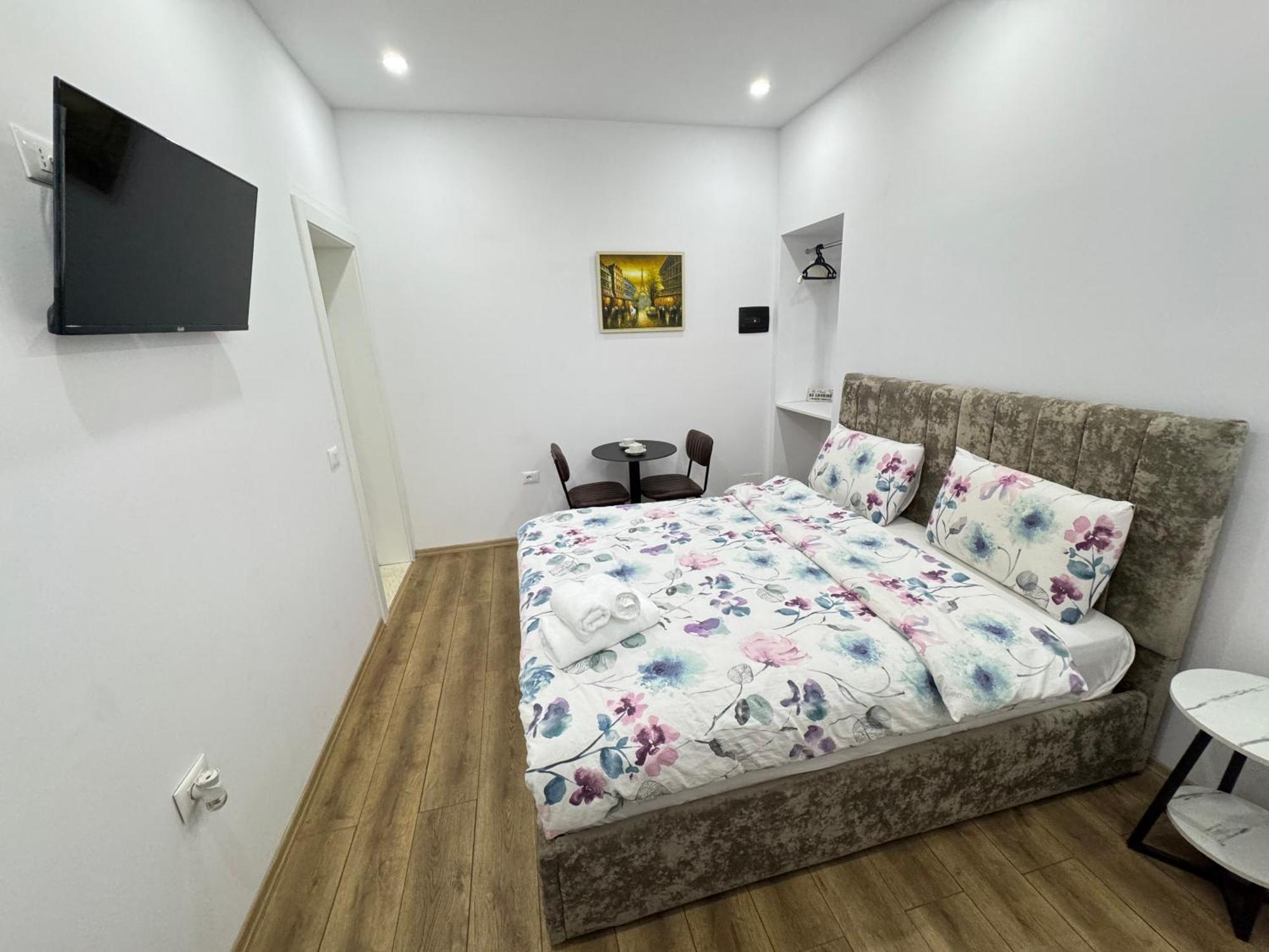 21 At Blloku Area Guest house *
